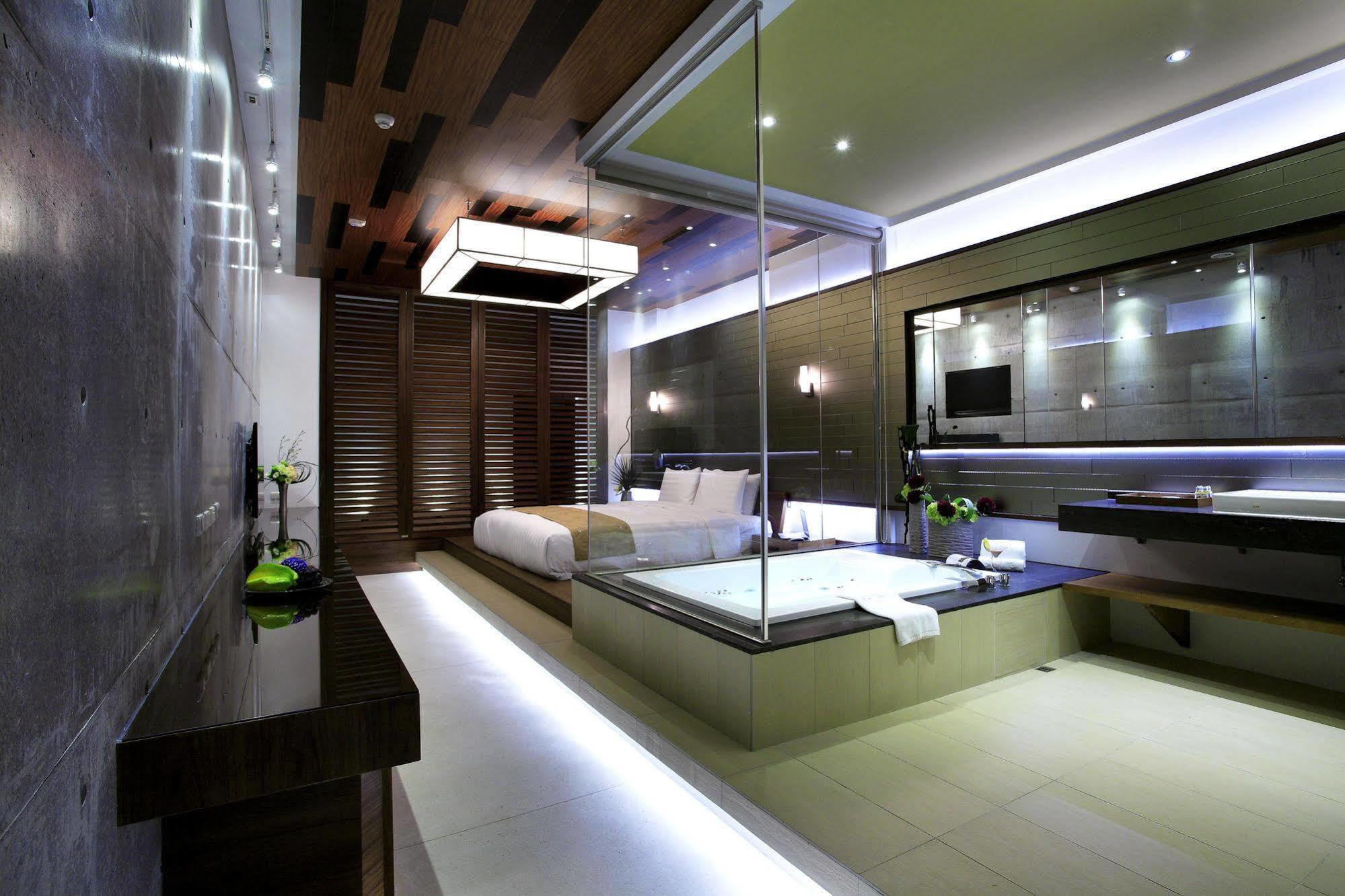 H Villa Inn Tainan Exterior foto