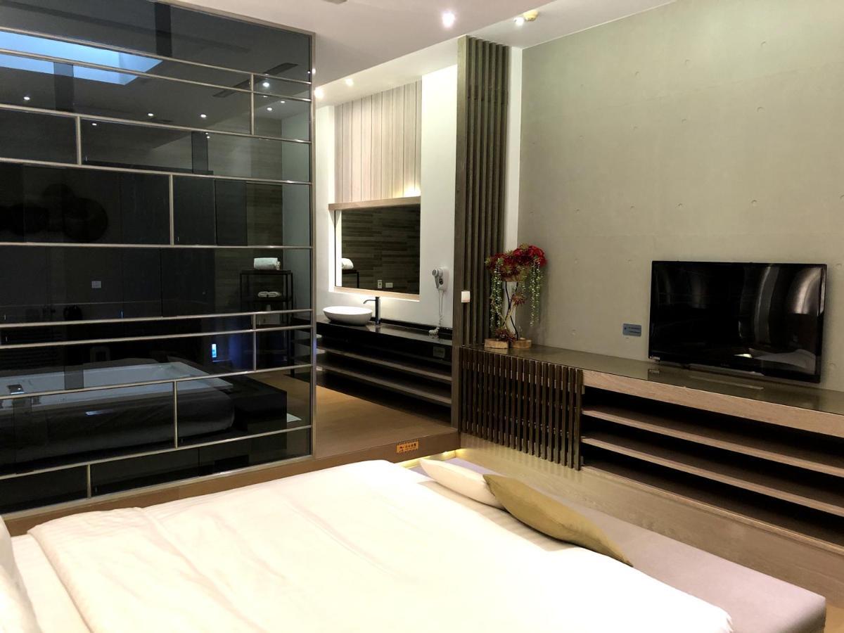 H Villa Inn Tainan Exterior foto